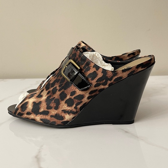 FIONI Clothing Shoes - NEW Fioni Leopard Animal Print Wedge Heel Mules